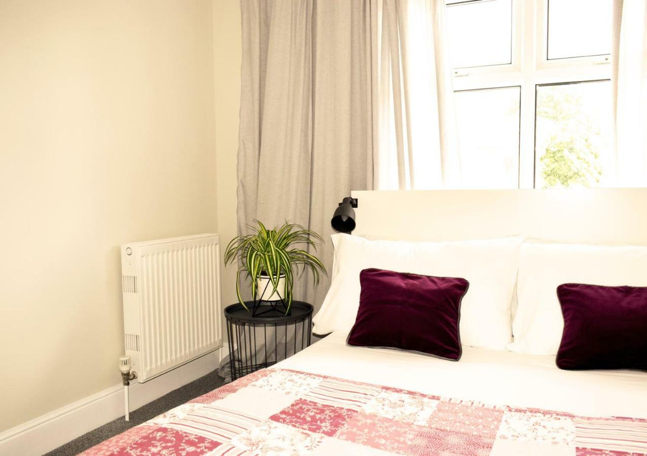 Charming Three Bed Home Near City Centre And Hospital Southampton Kültér fotó