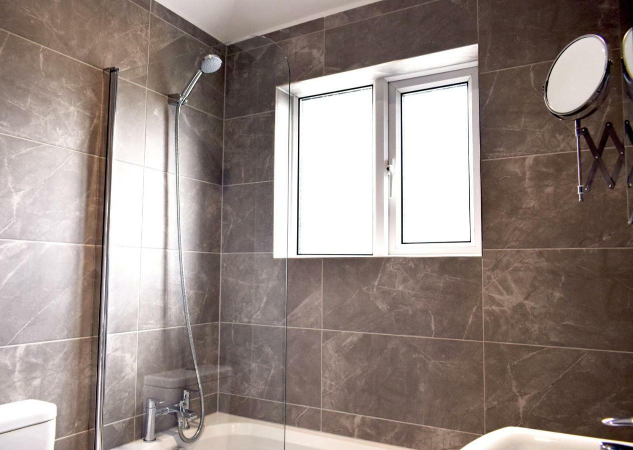Charming Three Bed Home Near City Centre And Hospital Southampton Kültér fotó